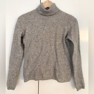 100% Cashmere Charter Club Women’s Small Grey Turtleneck Sweater